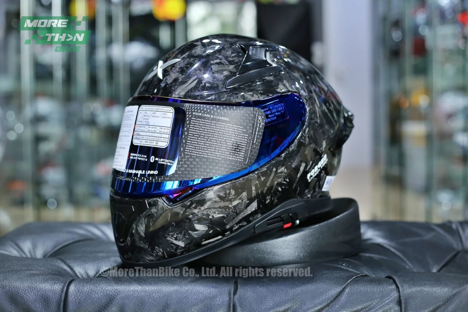หมวกกันน็อค AXOR รุ่น Apex ลาย Carbon Forged
