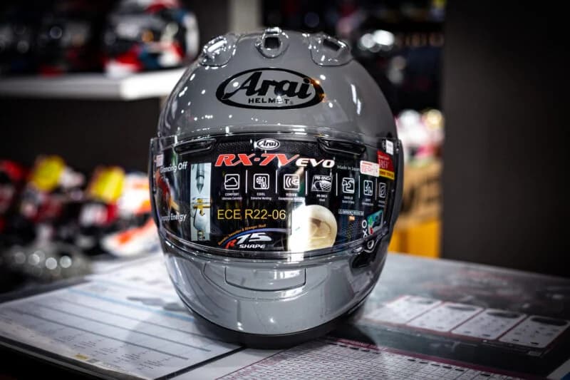 หมวกกันน็อค Arai รุ่น RX-7V Evo ลาย Modern Grey