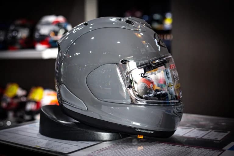 หมวกกันน็อค Arai รุ่น RX-7V Evo ลาย Modern Grey
