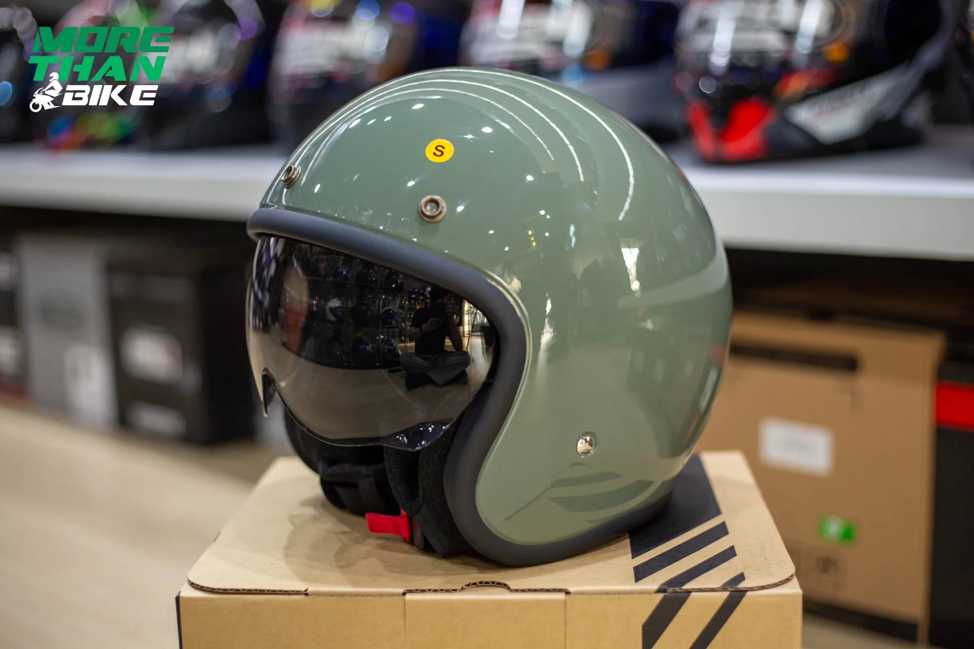 หมวกกันน็อค Zeus รุ่น ZS-389A สี Light Army Green (เขียว)