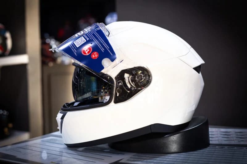 หมวกกันน็อค Shark รุ่น Ridill 2 สี Blank White WHU (ขาว)